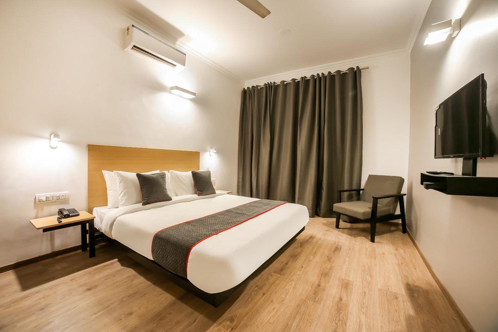 King Delhi Airport Hotel Új-Delhi Kültér fotó